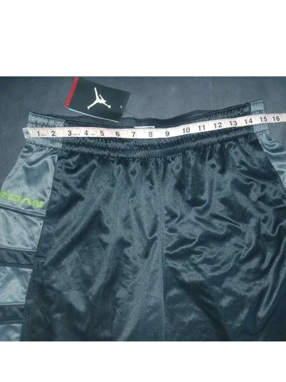 Nike Men's Jordan Retro 13 Altitude Basketball Shorts AH8840-010 Size M